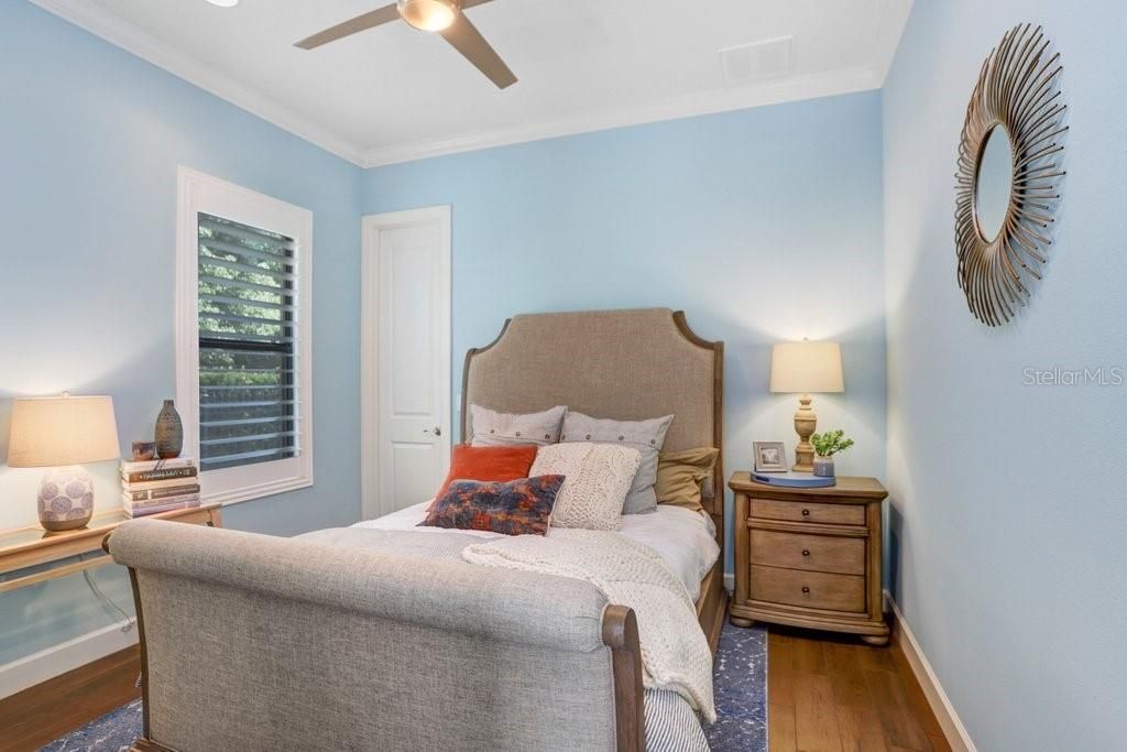 Activo con contrato: $1,575,000 (4 camas, 3 baños, 3700 Pies cuadrados)