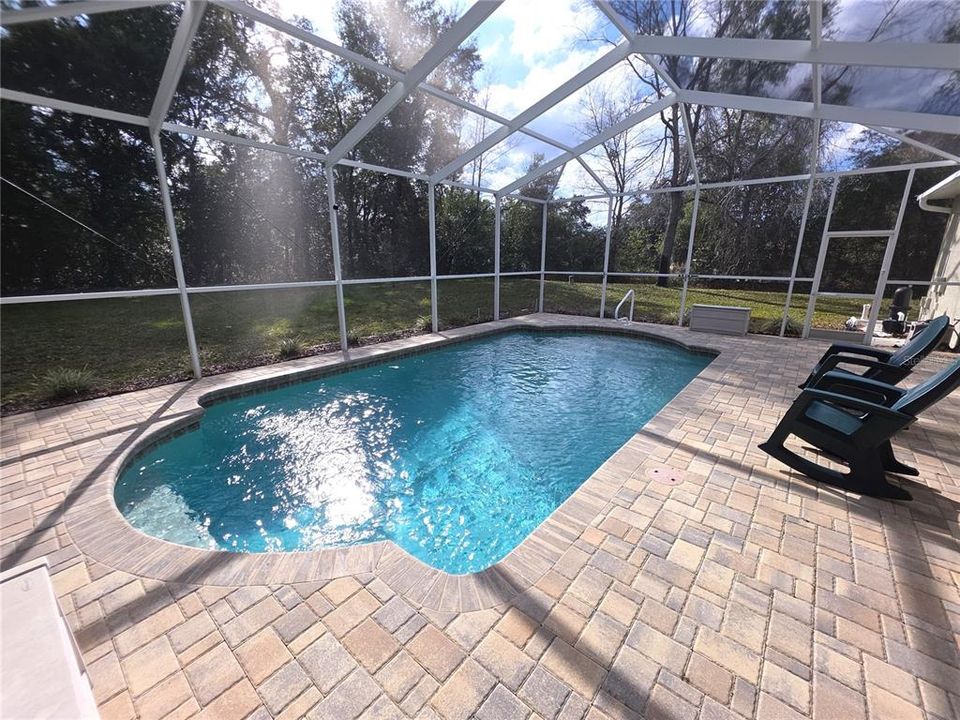 En Venta: $405,000 (3 camas, 2 baños, 2061 Pies cuadrados)