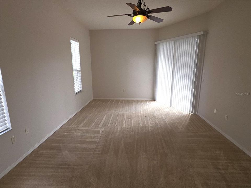 En Venta: $405,000 (3 camas, 2 baños, 2061 Pies cuadrados)