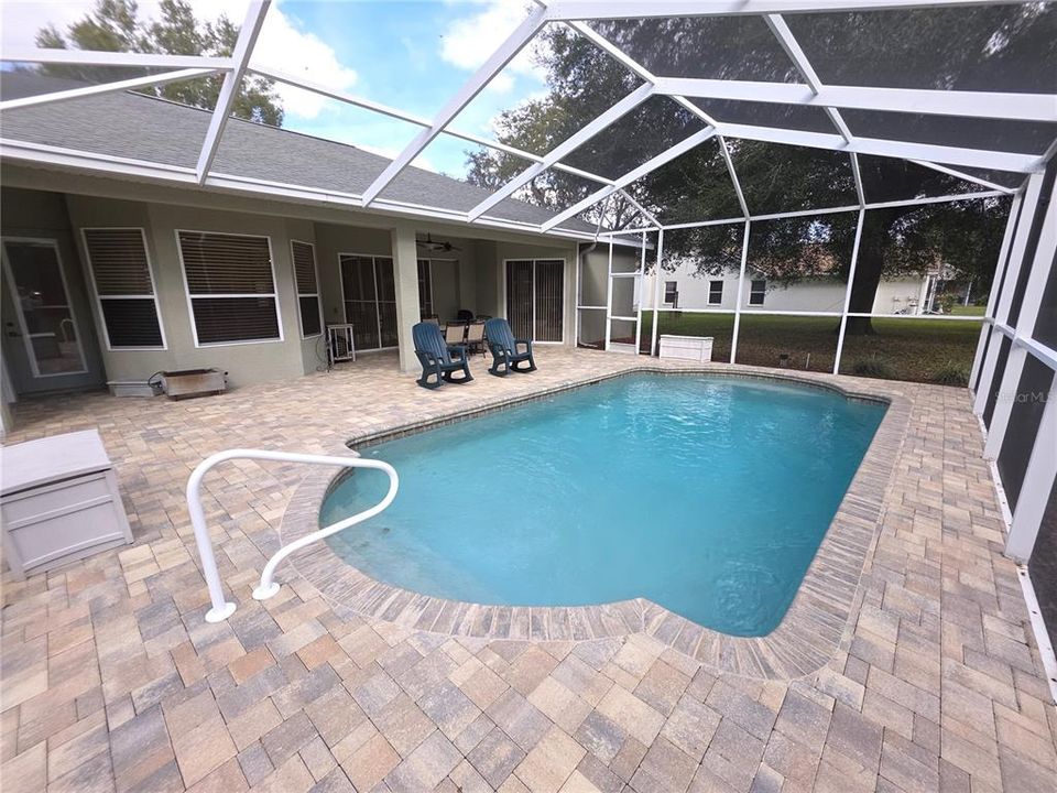 En Venta: $405,000 (3 camas, 2 baños, 2061 Pies cuadrados)