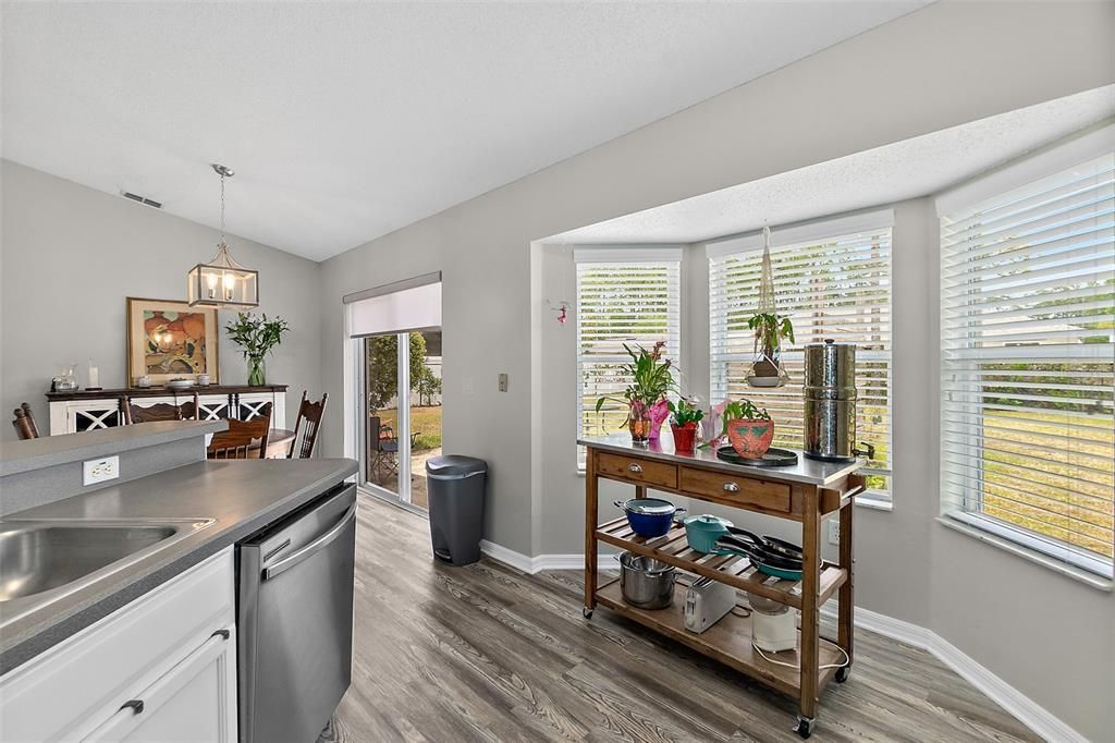 For Sale: $289,000 (3 beds, 2 baths, 1222 Square Feet)