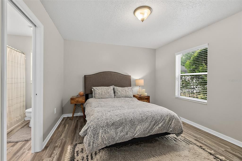 For Sale: $289,000 (3 beds, 2 baths, 1222 Square Feet)