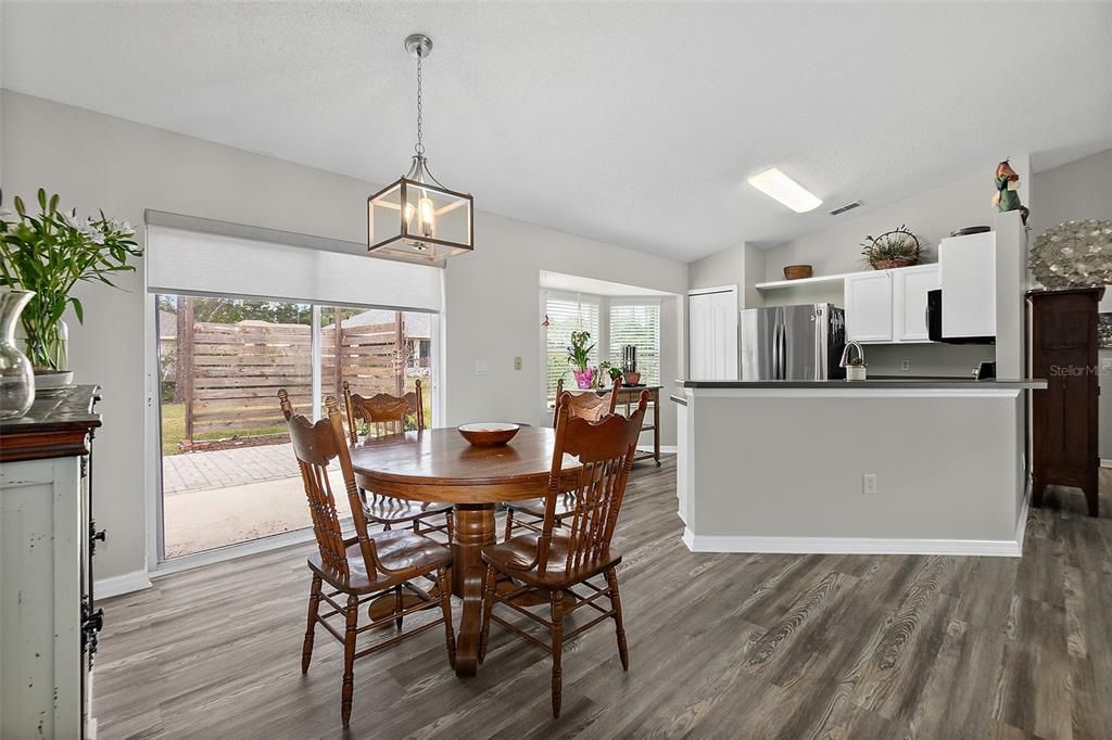 For Sale: $289,000 (3 beds, 2 baths, 1222 Square Feet)