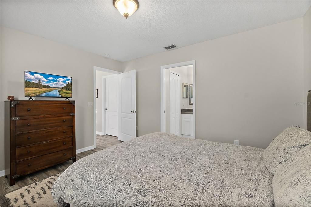 For Sale: $289,000 (3 beds, 2 baths, 1222 Square Feet)