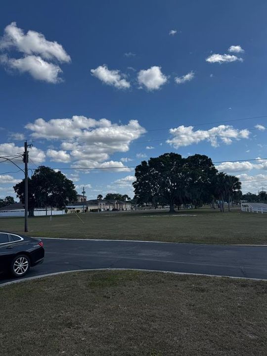 待售: $90,000 (1 贝兹, 1 浴室, 648 平方英尺)