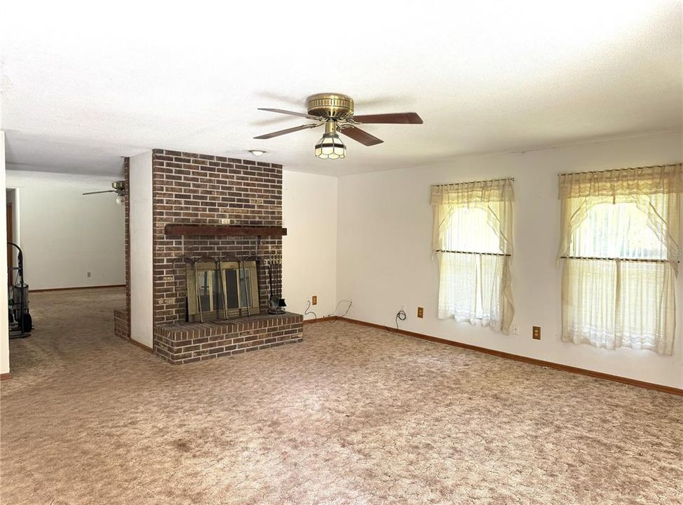 En Venta: $459,000 (3 camas, 2 baños, 2136 Pies cuadrados)