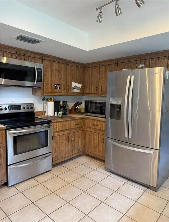 En Venta: $459,000 (3 camas, 2 baños, 2136 Pies cuadrados)