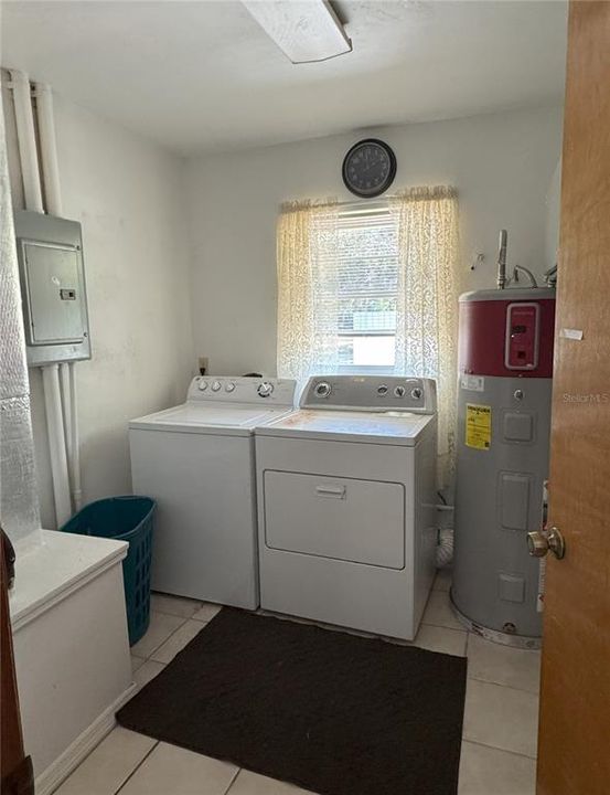 En Venta: $459,000 (3 camas, 2 baños, 2136 Pies cuadrados)