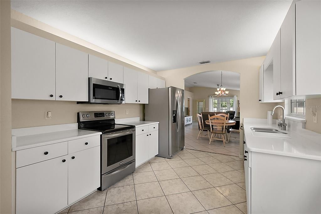 Active With Contract: $224,000 (2 beds, 2 baths, 1238 Square Feet)