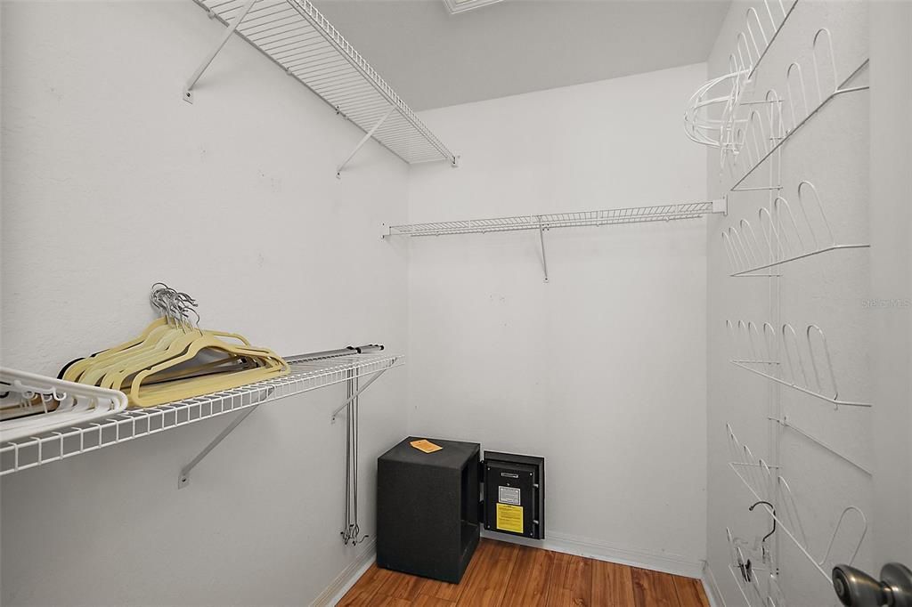 Active With Contract: $224,000 (2 beds, 2 baths, 1238 Square Feet)