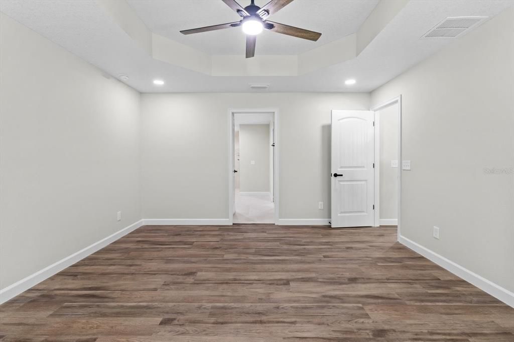 На продажу: $412,900 (4 спален, 2 ванн, 1930 Квадратных фут)