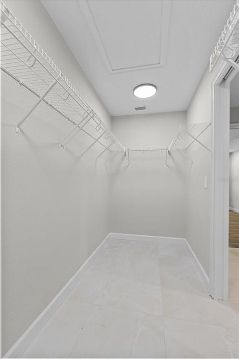 На продажу: $412,900 (4 спален, 2 ванн, 1930 Квадратных фут)