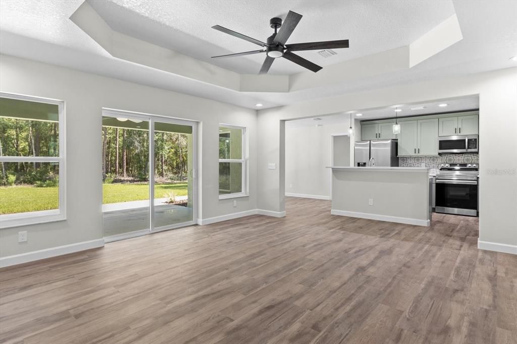 На продажу: $412,900 (4 спален, 2 ванн, 1930 Квадратных фут)