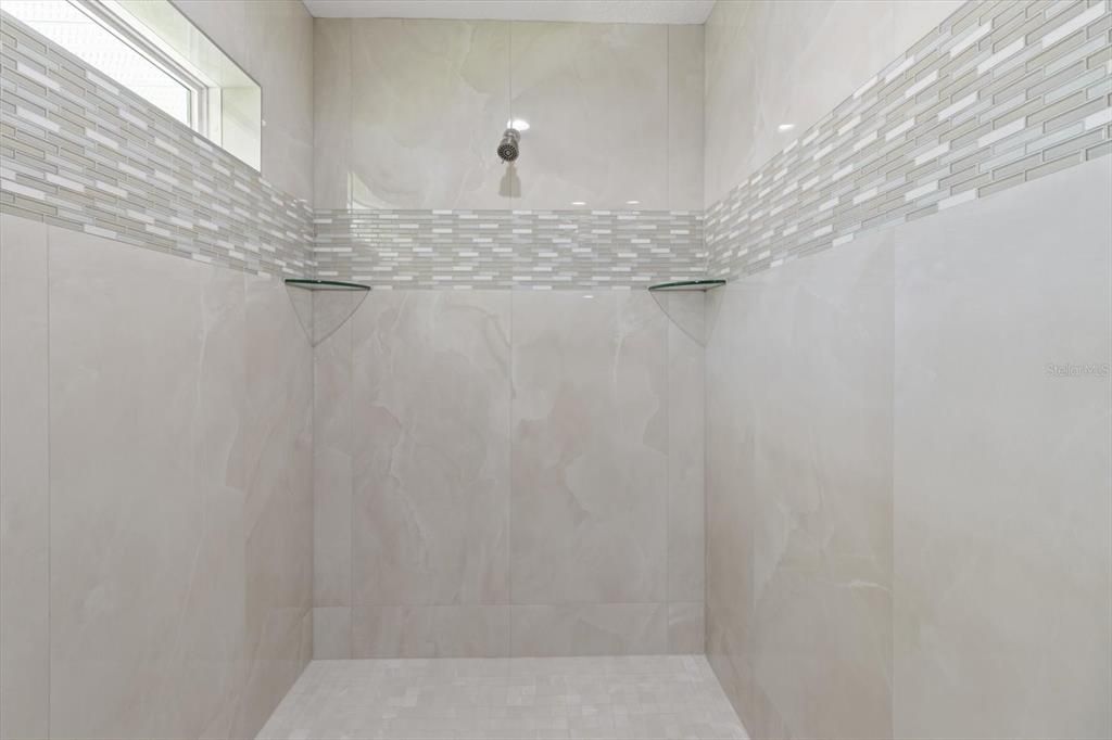 На продажу: $412,900 (4 спален, 2 ванн, 1930 Квадратных фут)