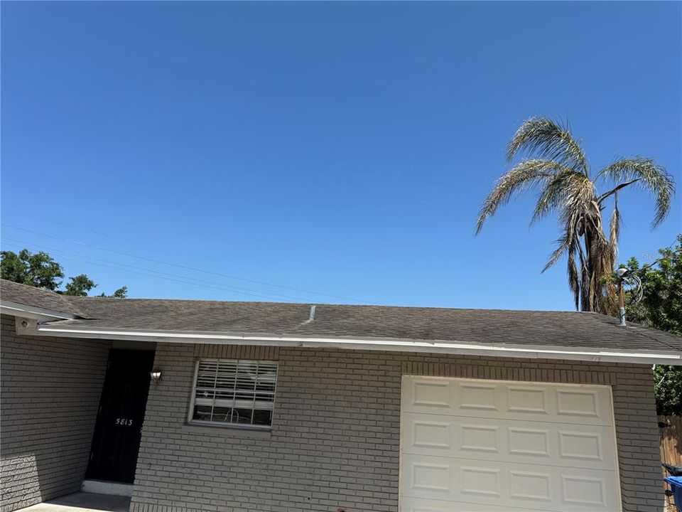 合同活跃: $284,900 (3 贝兹, 2 浴室, 1620 平方英尺)