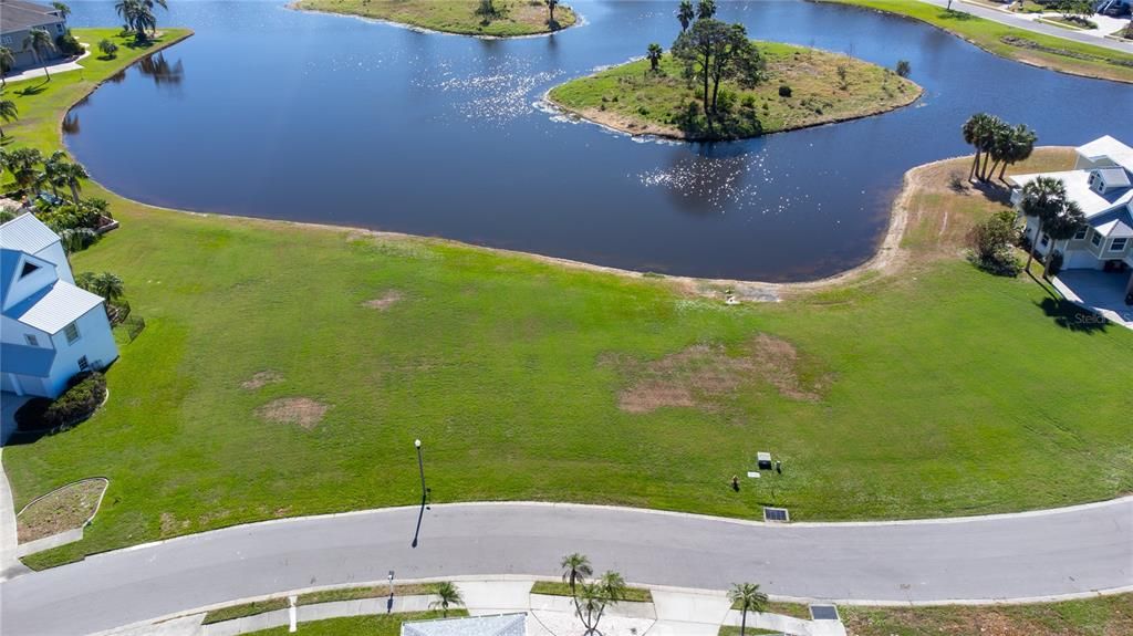 На продажу: $190,000 (0.22 acres)