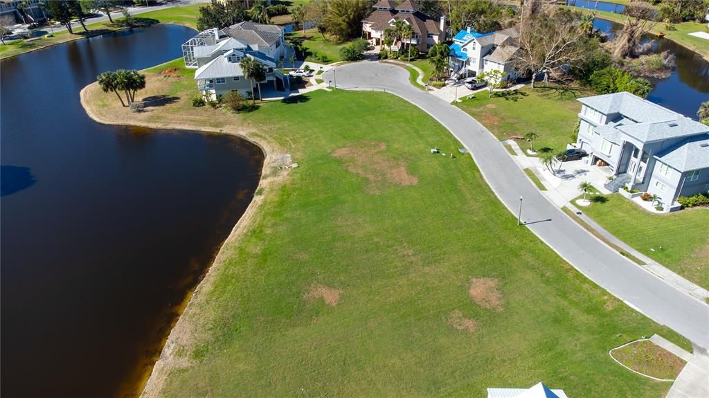 На продажу: $190,000 (0.22 acres)