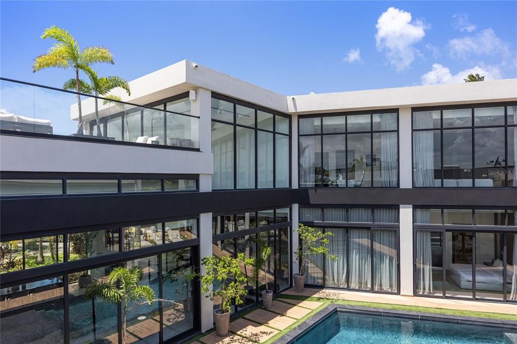 待售: $14,225,000 (6 贝兹, 7 浴室, 9096 平方英尺)