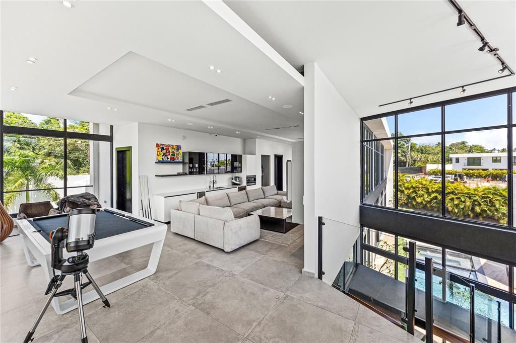 待售: $14,225,000 (6 贝兹, 7 浴室, 9096 平方英尺)