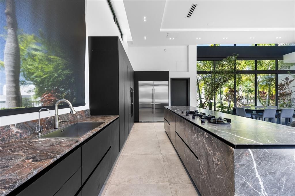 待售: $14,225,000 (6 贝兹, 7 浴室, 9096 平方英尺)