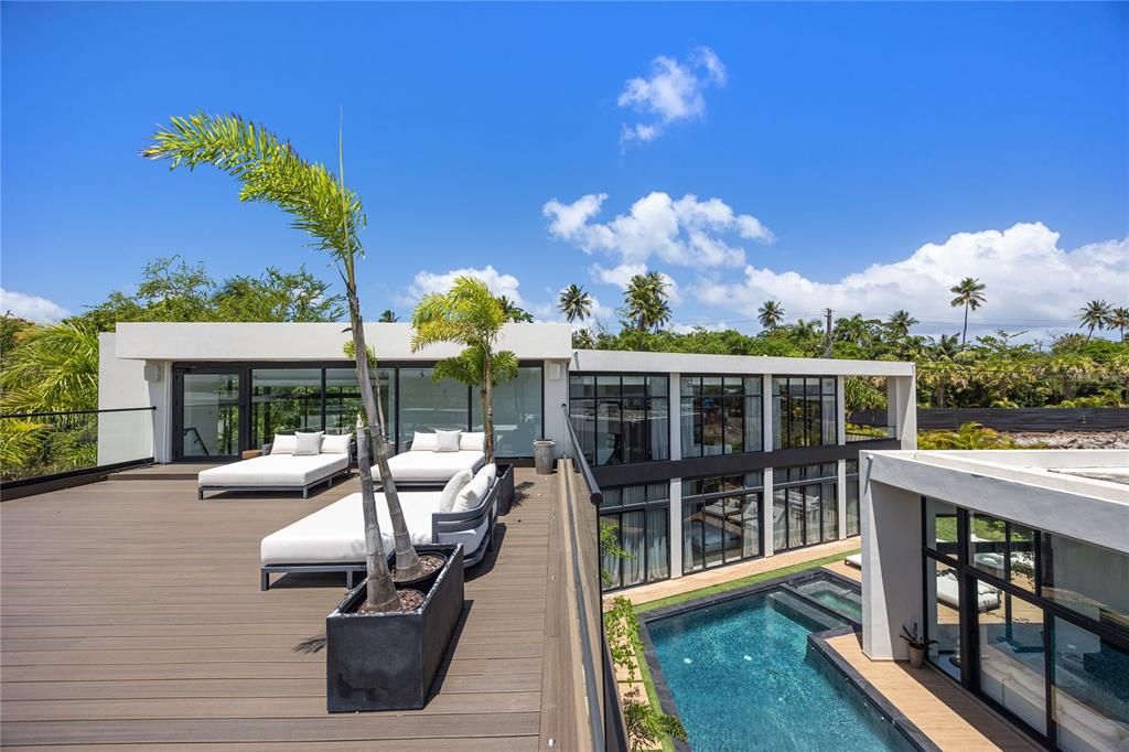 待售: $14,225,000 (6 贝兹, 7 浴室, 9096 平方英尺)