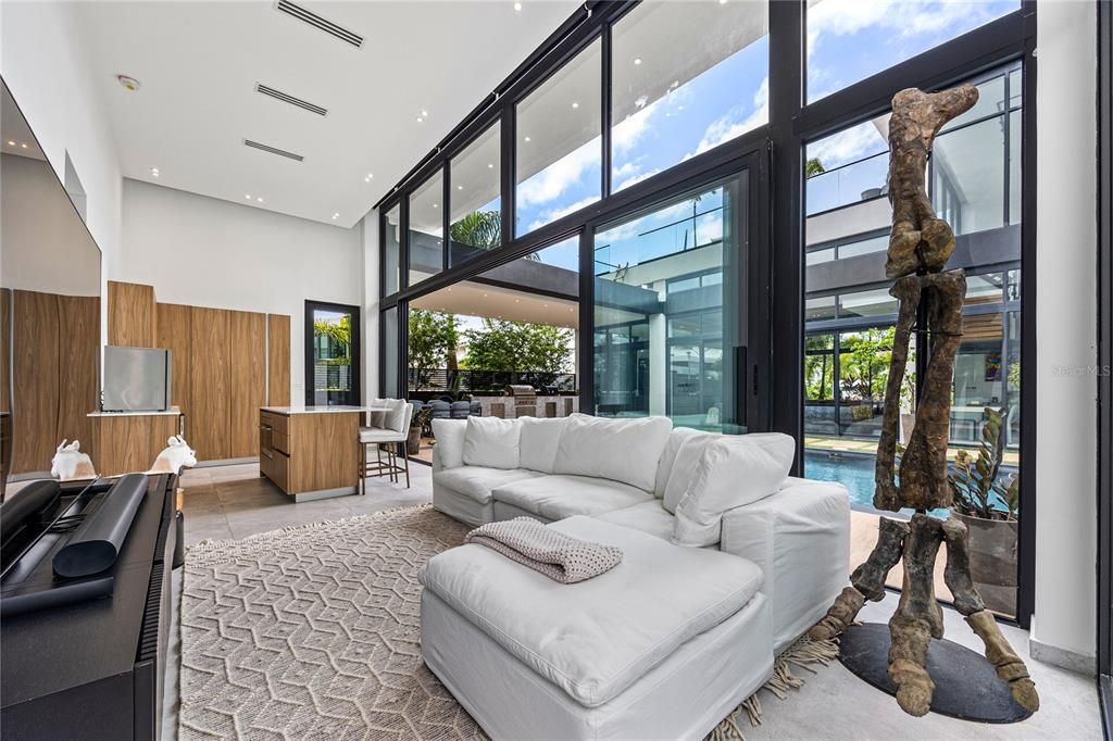 待售: $14,225,000 (6 贝兹, 7 浴室, 9096 平方英尺)