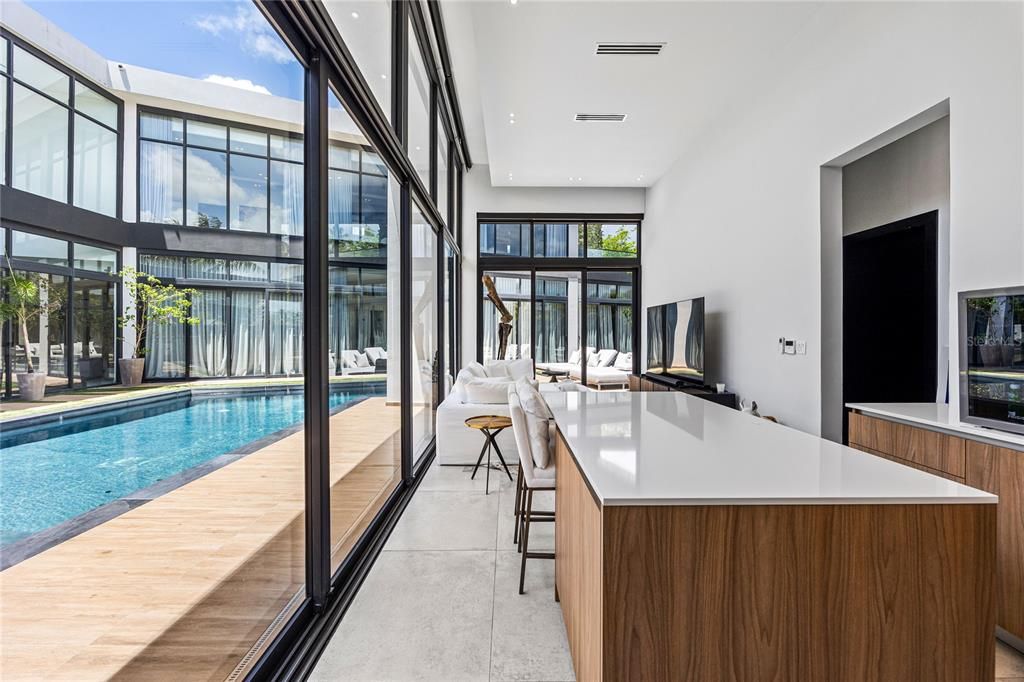 待售: $14,225,000 (6 贝兹, 7 浴室, 9096 平方英尺)