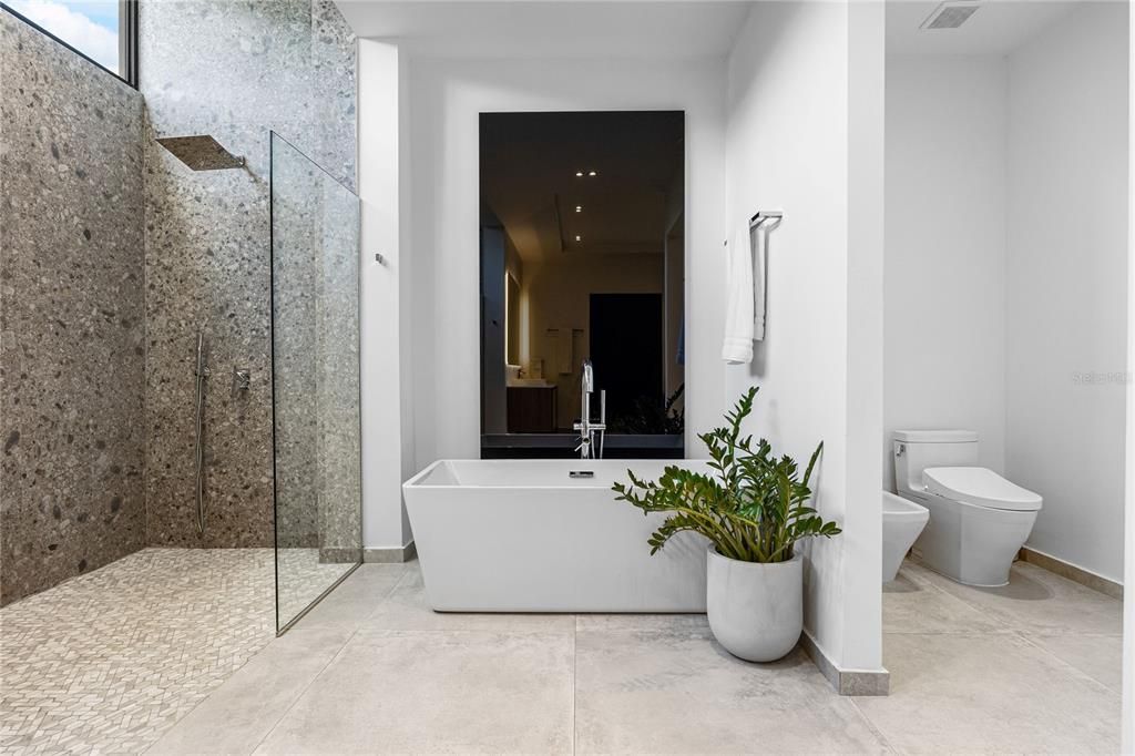 待售: $14,225,000 (6 贝兹, 7 浴室, 9096 平方英尺)