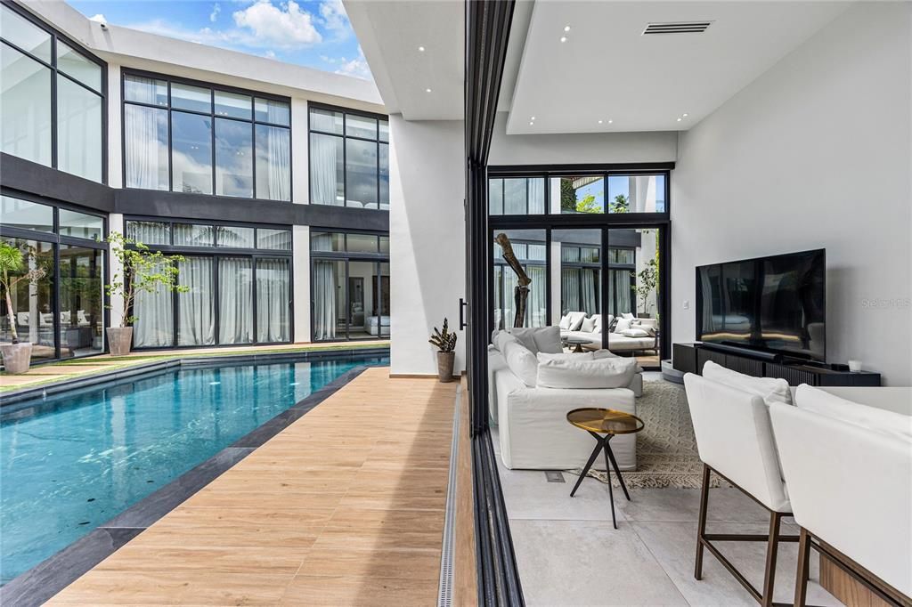 待售: $14,225,000 (6 贝兹, 7 浴室, 9096 平方英尺)