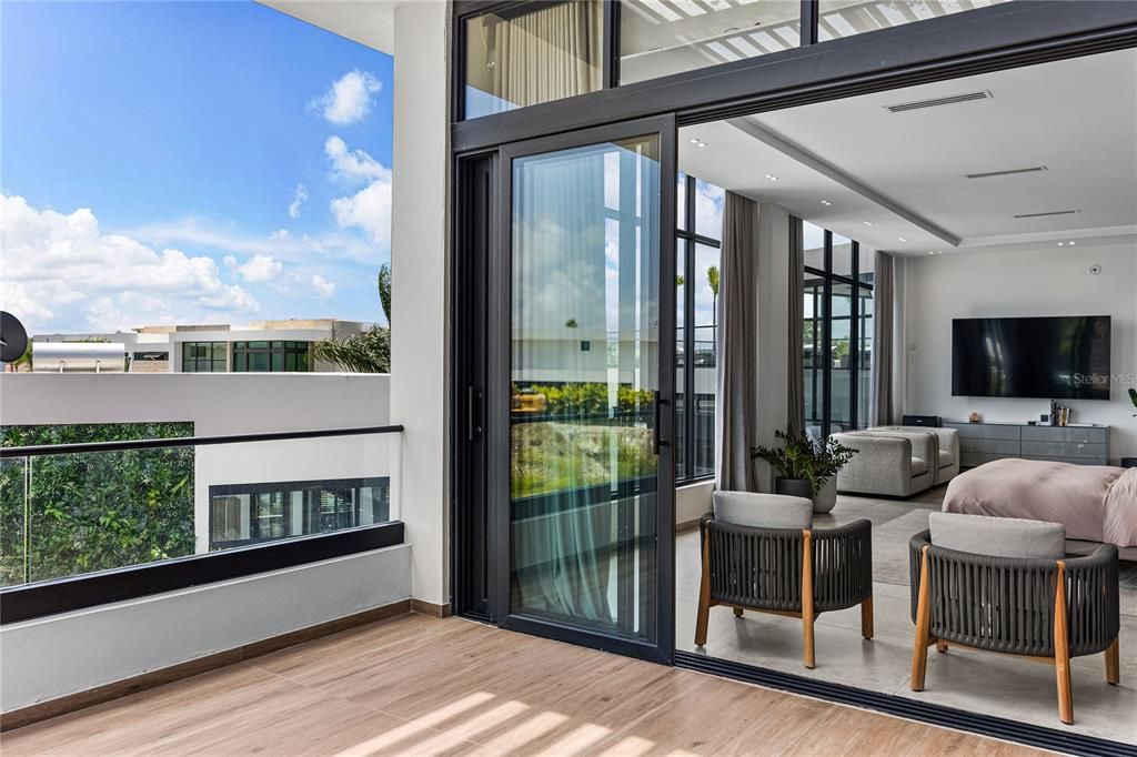 待售: $14,225,000 (6 贝兹, 7 浴室, 9096 平方英尺)