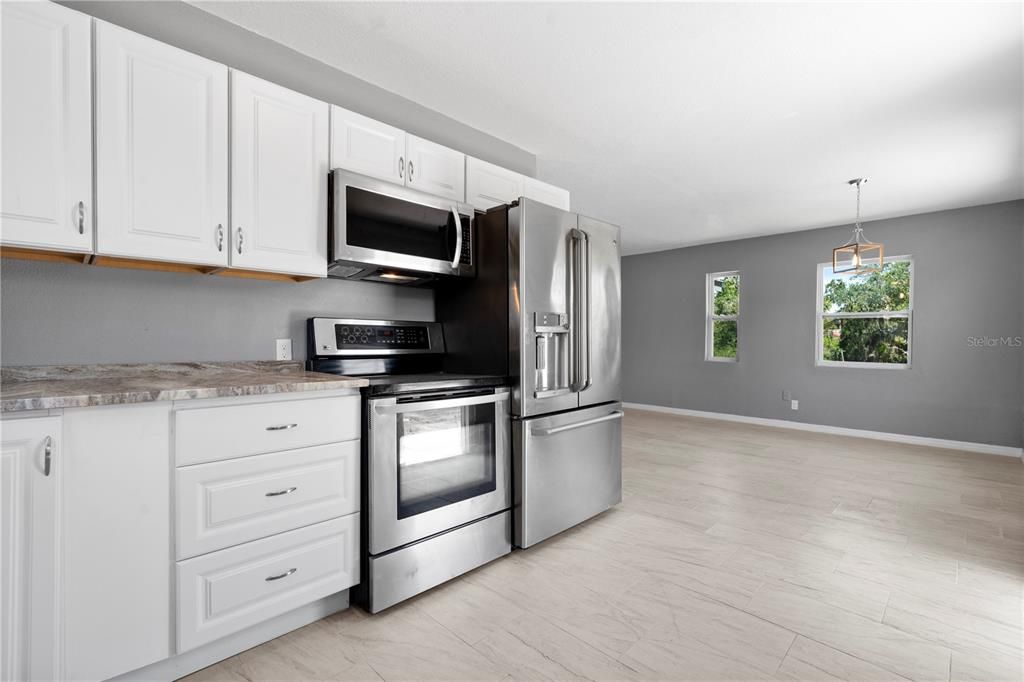 На продажу: $362,000 (3 спален, 2 ванн, 1160 Квадратных фут)