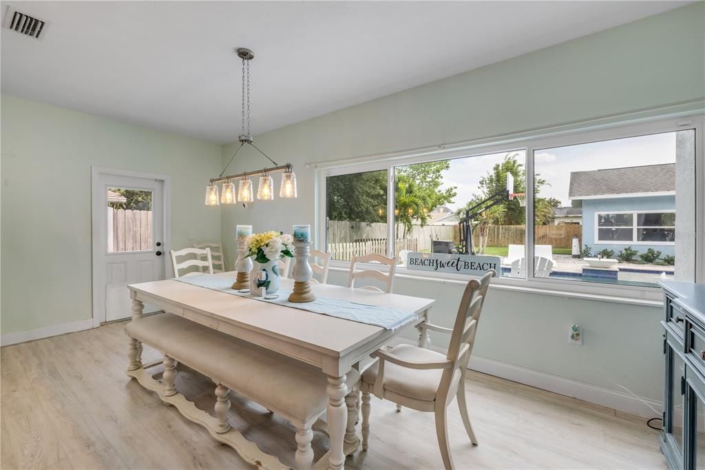 For Sale: $1,345,000 (6 beds, 4 baths, 3661 Square Feet)