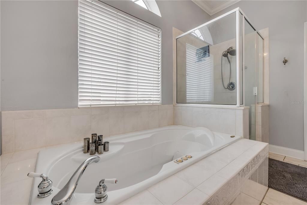 For Sale: $1,345,000 (6 beds, 4 baths, 3661 Square Feet)