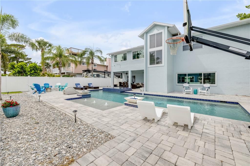 For Sale: $1,345,000 (6 beds, 4 baths, 3661 Square Feet)