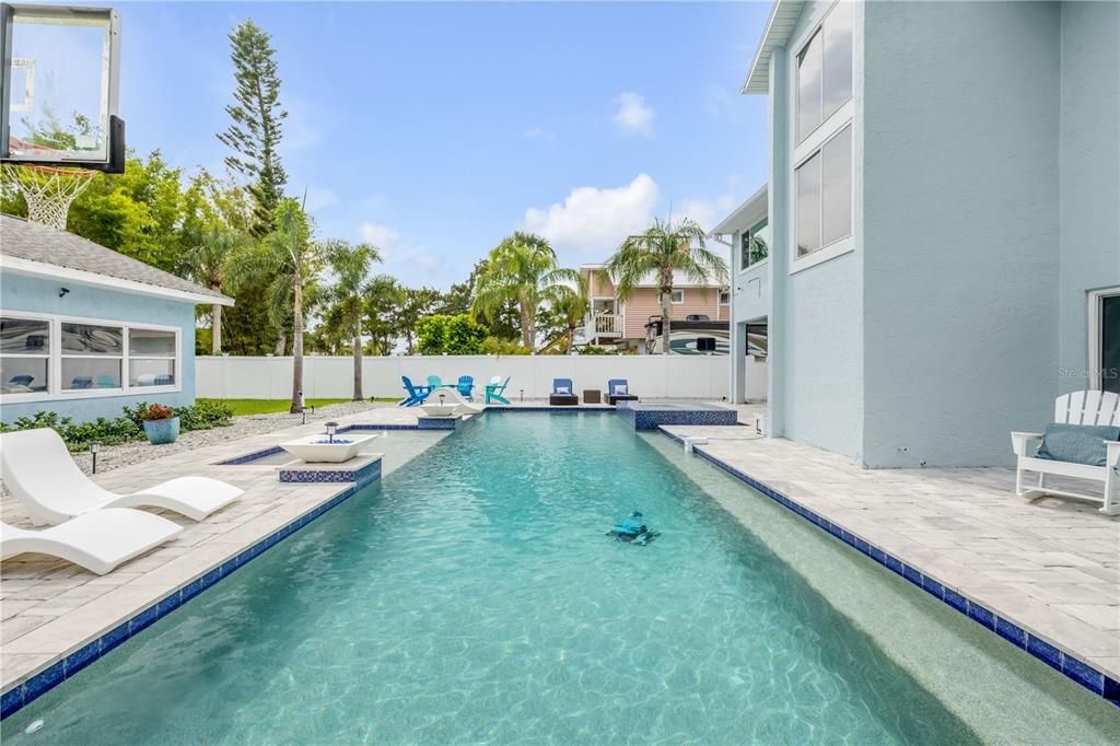 For Sale: $1,345,000 (6 beds, 4 baths, 3661 Square Feet)