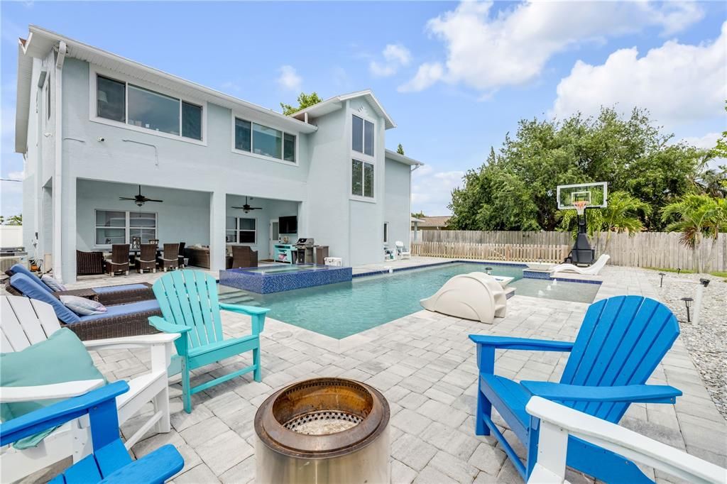 For Sale: $1,345,000 (6 beds, 4 baths, 3661 Square Feet)