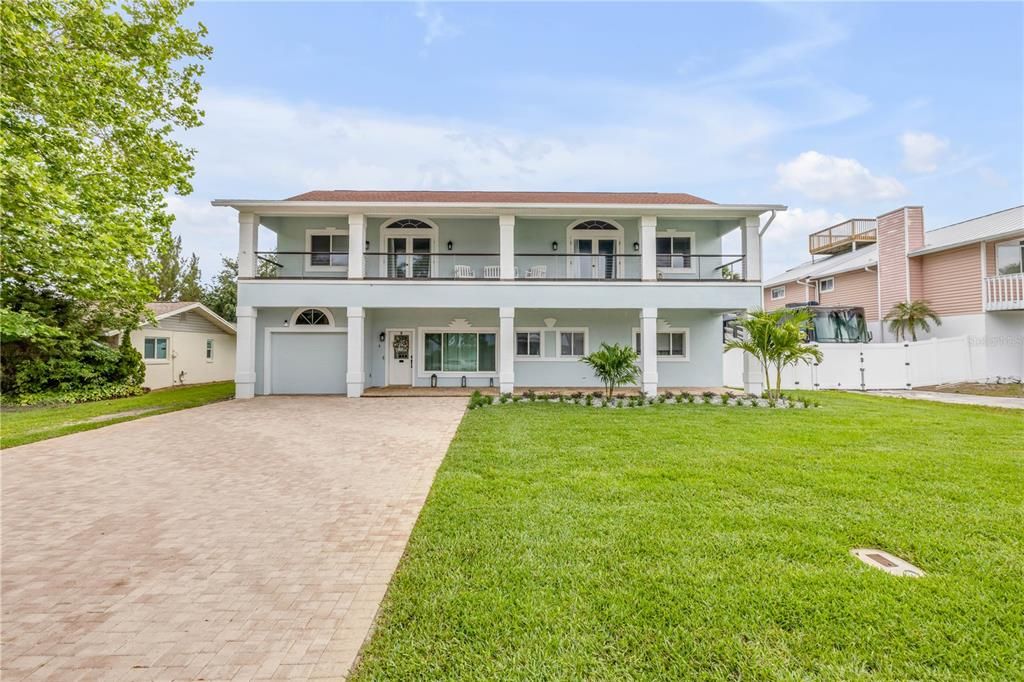 For Sale: $1,345,000 (6 beds, 4 baths, 3661 Square Feet)