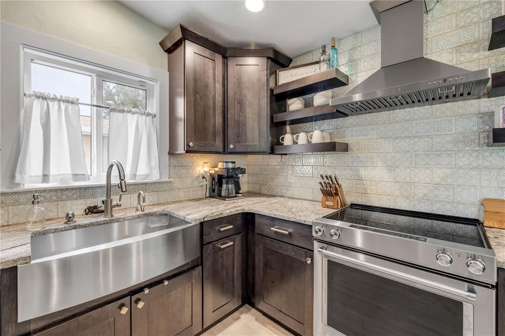 For Sale: $1,345,000 (6 beds, 4 baths, 3661 Square Feet)