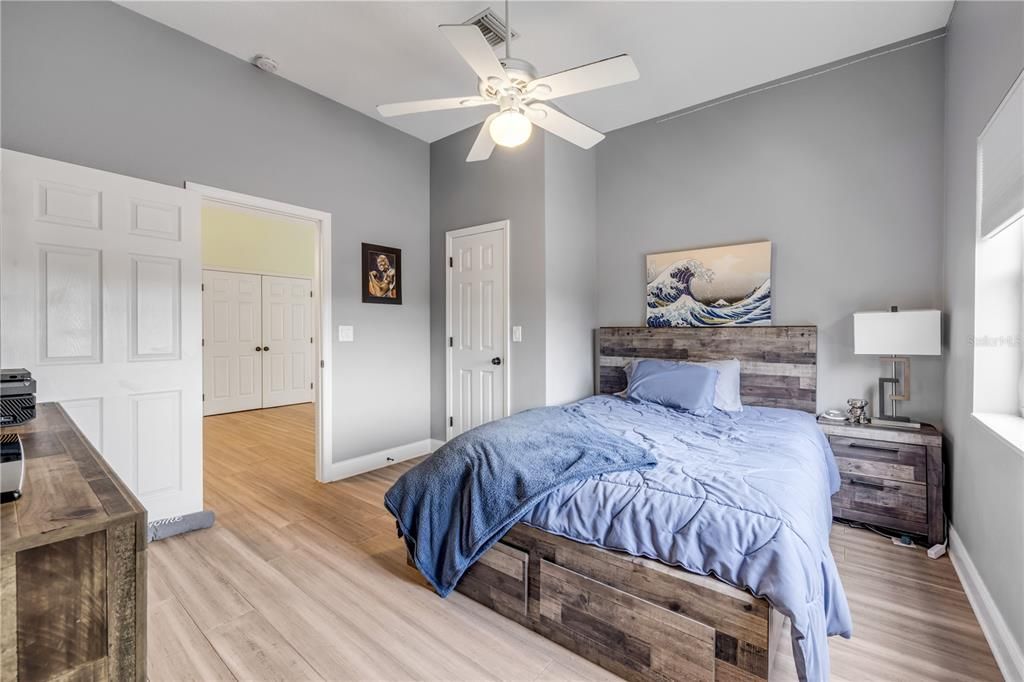 For Sale: $1,345,000 (6 beds, 4 baths, 3661 Square Feet)