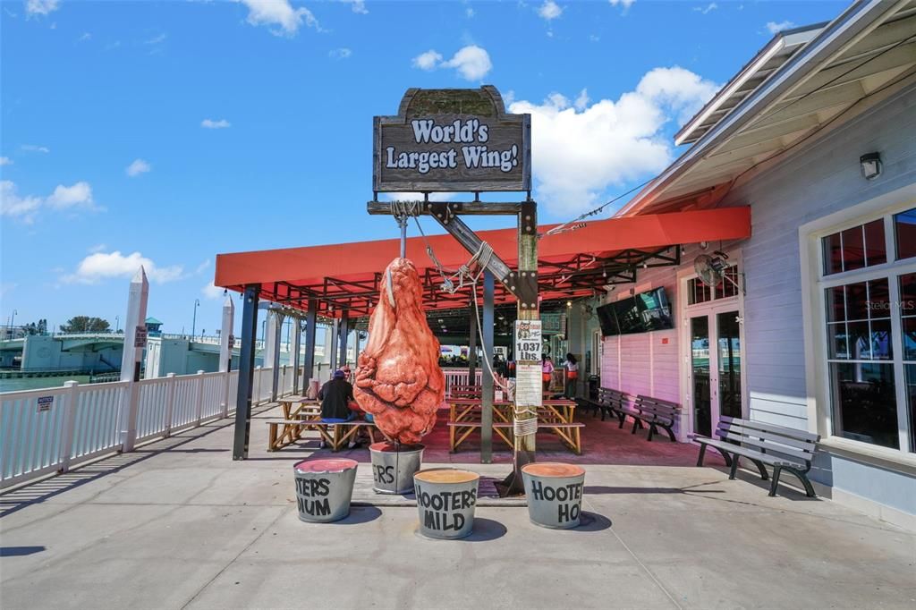 En Venta: $3,000,000 (0.16 acres)