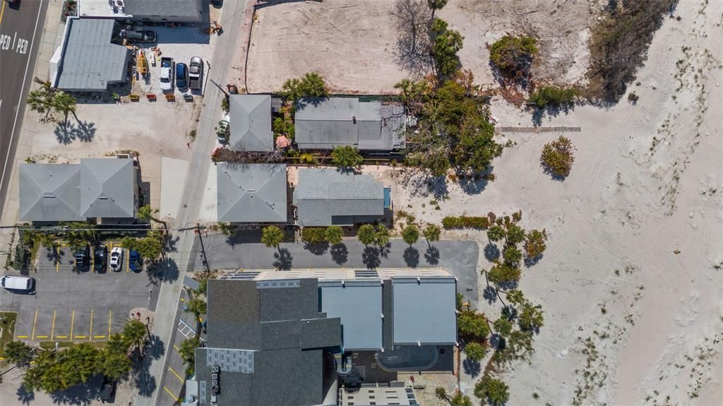 En Venta: $3,000,000 (0.16 acres)