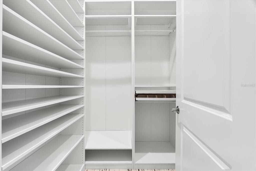 На продажу: $824,995 (4 спален, 2 ванн, 2022 Квадратных фут)