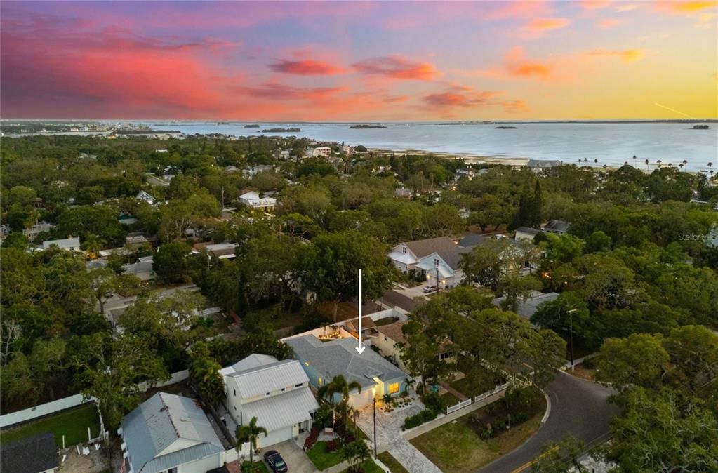 На продажу: $824,995 (4 спален, 2 ванн, 2022 Квадратных фут)