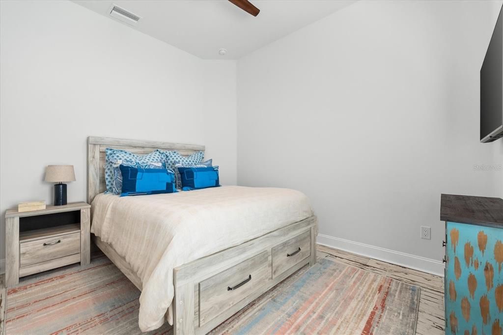 На продажу: $824,995 (4 спален, 2 ванн, 2022 Квадратных фут)