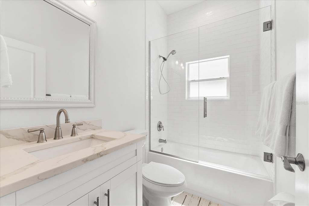 На продажу: $824,995 (4 спален, 2 ванн, 2022 Квадратных фут)