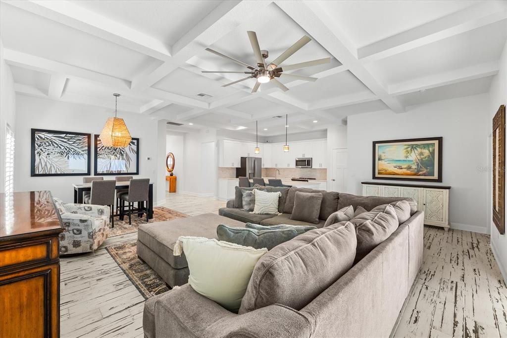 На продажу: $824,995 (4 спален, 2 ванн, 2022 Квадратных фут)