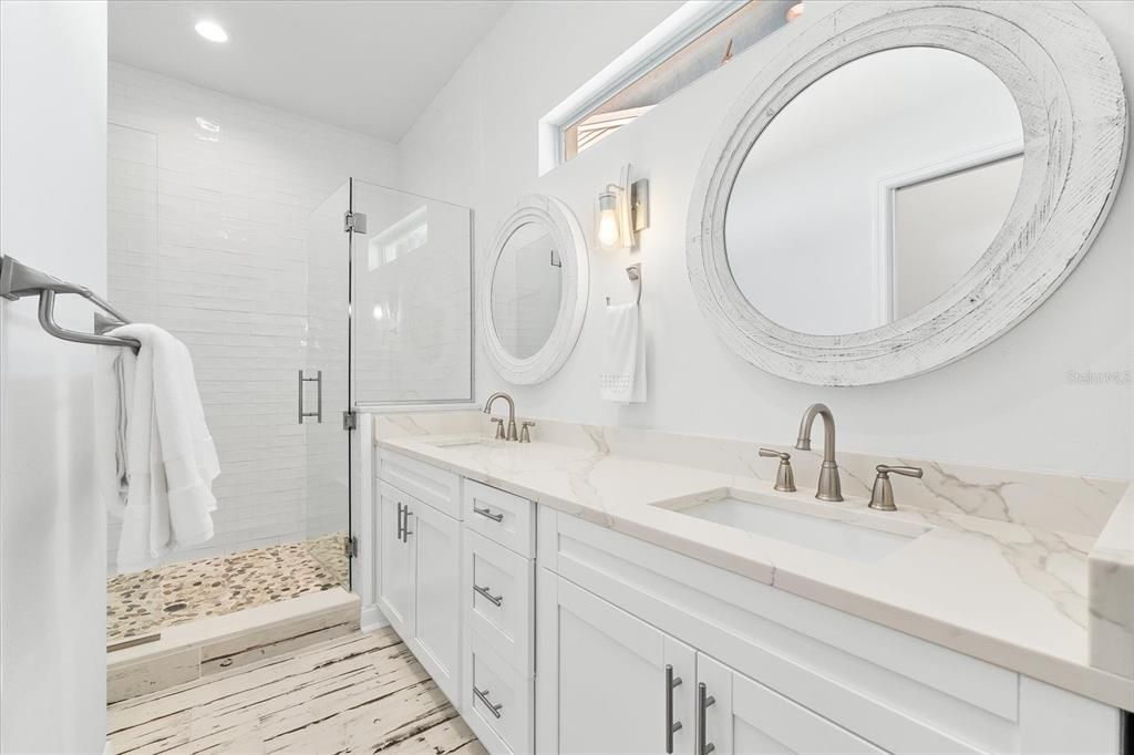 На продажу: $824,995 (4 спален, 2 ванн, 2022 Квадратных фут)