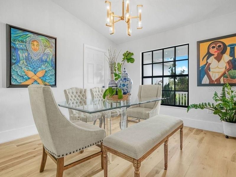 待售: $1,449,000 (4 贝兹, 2 浴室, 2304 平方英尺)