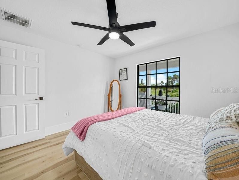 待售: $1,449,000 (4 贝兹, 2 浴室, 2304 平方英尺)