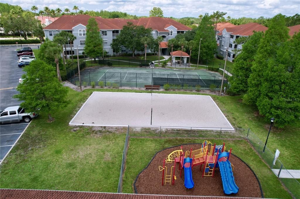 Active With Contract: $168,000 (1 beds, 1 baths, 732 Square Feet)